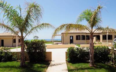 sicilyvillas en seaside-holiday-homes-solar-powered-thermal-system-s155 085