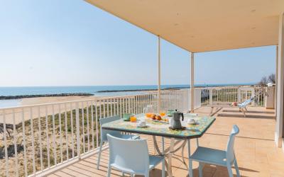 sicilyvillas en seaside-holiday-homes-outdoor-table-s111 061